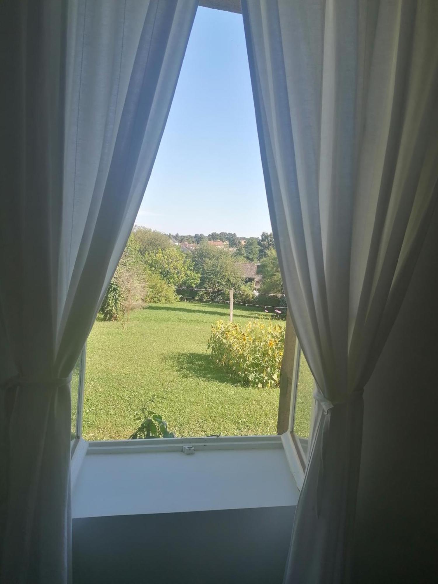 Petite Maison Dans Le Morvan Luzy Exterior foto
